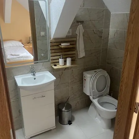Vt6 House & Restaurant זנוימו