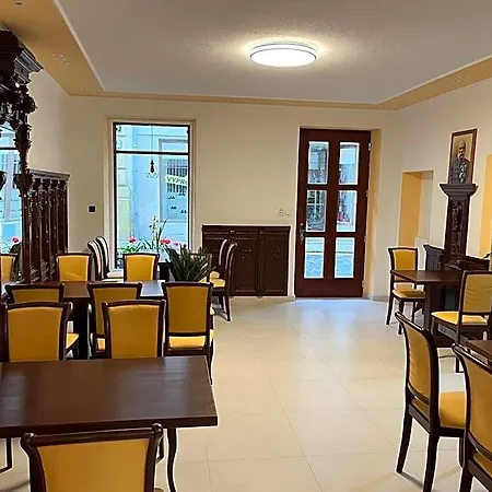 לינה וארוחת בוקר Vt6 House & Restaurant זנוימו