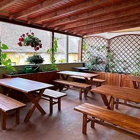 Vt6 House & Restaurant 3*