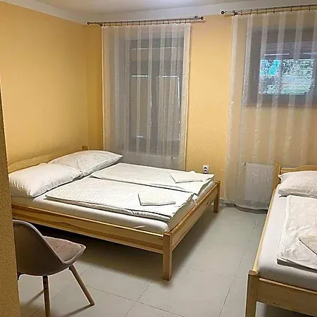לינה וארוחת בוקר Vt6 House & Restaurant זנוימו