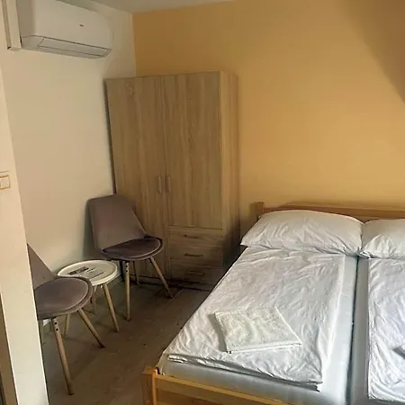 Vt6 House & Restaurant 3* זנוימו
