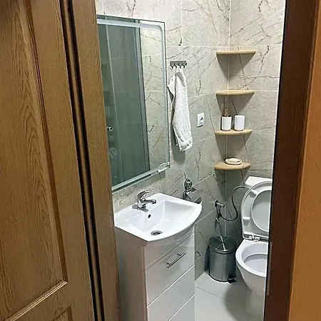 Vt6 House & Restaurant 3* זנוימו