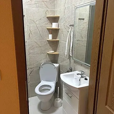 לינה וארוחת בוקר Vt6 House & Restaurant זנוימו
